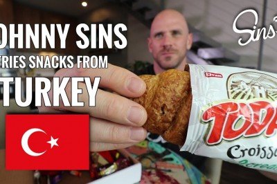 Johnny Sins, Vlog'unda Türk Atıştırmalıkları Denedi!